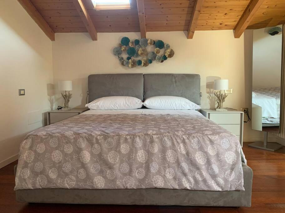 Appartamento Andrew'S House Con Parcheggio Privato 安佐拉德莱米拉 外观 照片