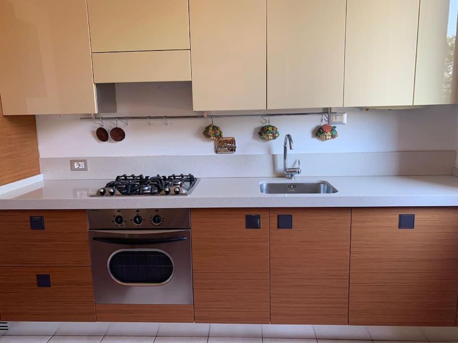 Appartamento Andrew'S House Con Parcheggio Privato 安佐拉德莱米拉 外观 照片