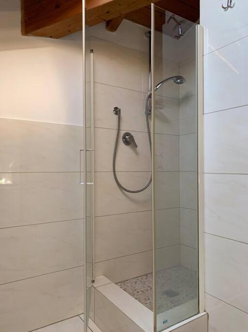 Appartamento Andrew'S House Con Parcheggio Privato 安佐拉德莱米拉 外观 照片